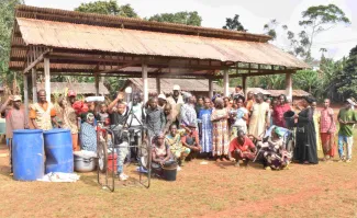 GEF7-CAM.Beneficiaries-with-donated-materia