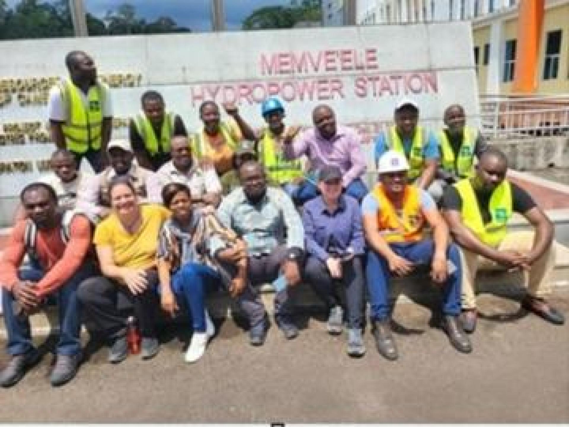 The Congo Basin Sustainable Landscapes Programme establishes team of conservation professionals to assess the impact of large-scale development projects on apes and their habitats